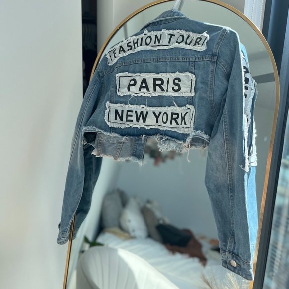 Medium Fashionnova Cropped Jean Jacket with City Patches Never Worn - Picture 1 of 4